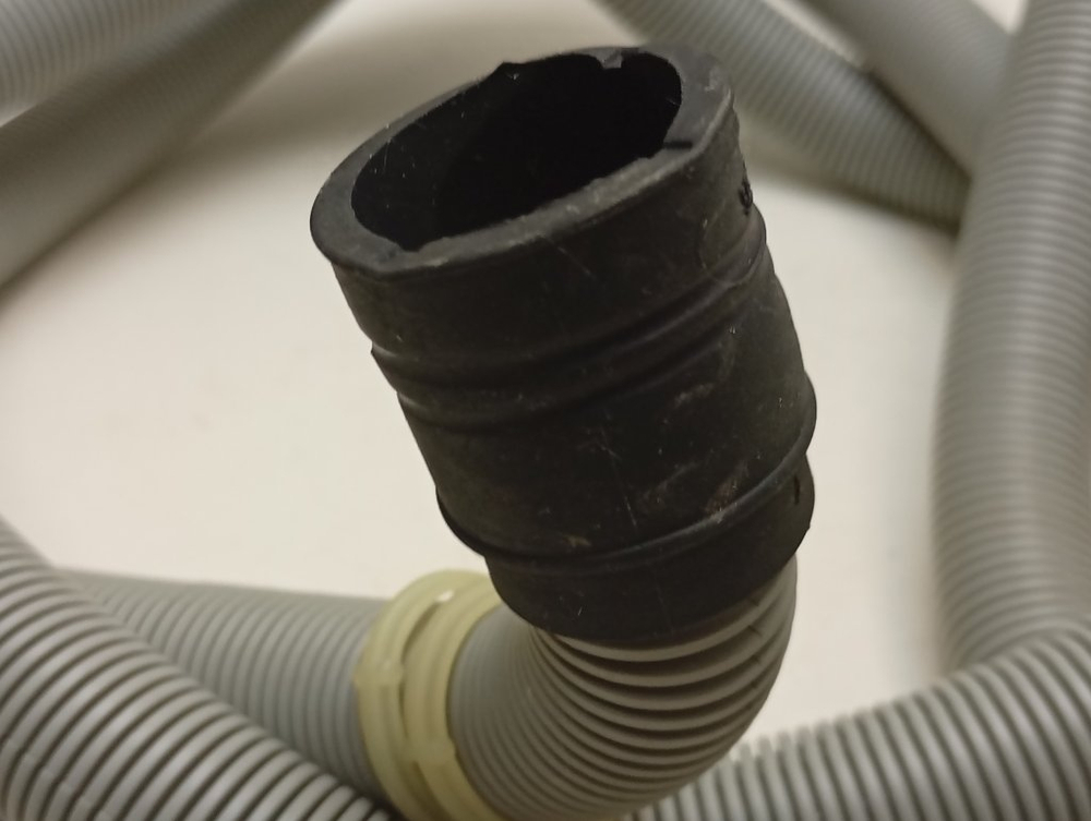 WAA20160OE/01 кт47 Сливной шланг для стиральной машины Bosch WAA20160OE б/у