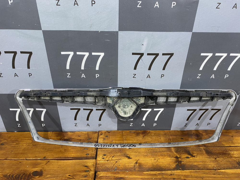 Решетка радиатора Skoda Octavia 2 (A5) 08-13 Б/У Оригинал 1Z0853651C