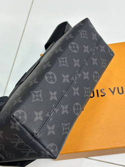 Сумка-мессенджер Louis Vuitton