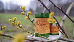 Кружка большая фарфоровая без ручки c берестой и с цитатами Толстого. Tolstoy forever.