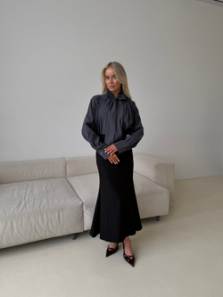 Блуза с бантом серый