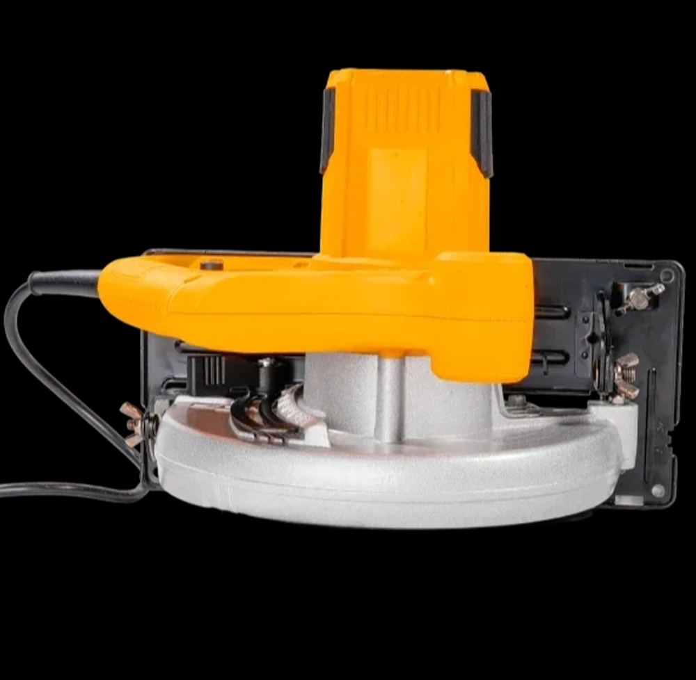 Циркулярная пила INGCO CS18578 INDUSTRIAL 185х20 мм 1,2 кВт