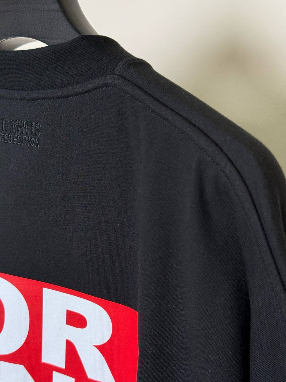 Футболка Vetements