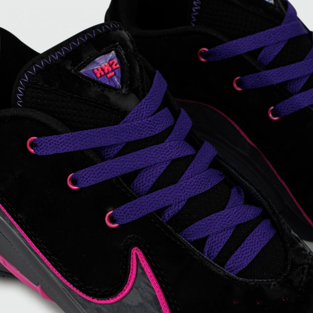 кроссовки Nike LeBron 22 BlackLight