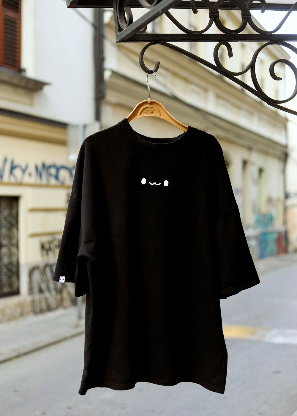 Футболка киберкотик минималист