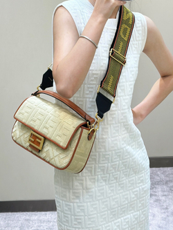 Fendi Baguette 27 cm