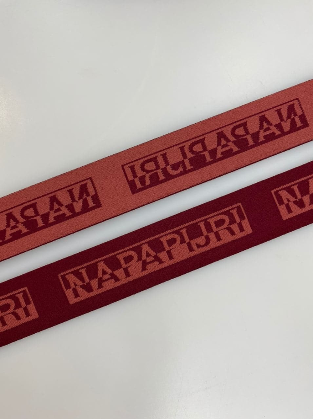 Резинка темно-красная Napapijri
