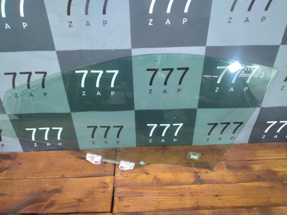 Стекло двери передней левой Honda Accord 7 (CL) 03-08 Б/У Оригинал 73350SEAE10