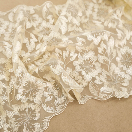 Вышивка на сетке БЕЖ/СЕРЕБРО, 24,5см