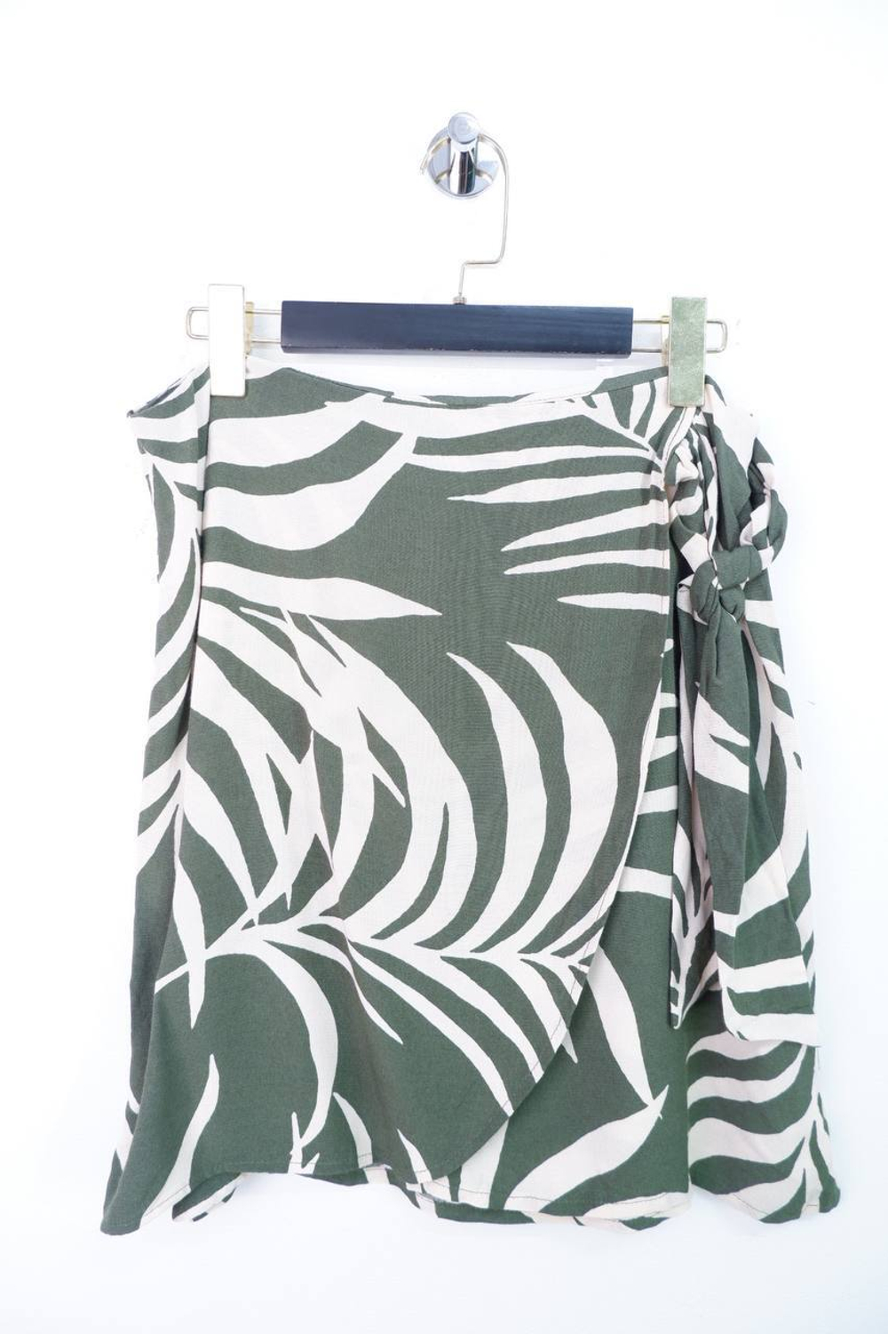 Юбка Defacto на запах, маркировка 40, визуально на 44 размер, новая