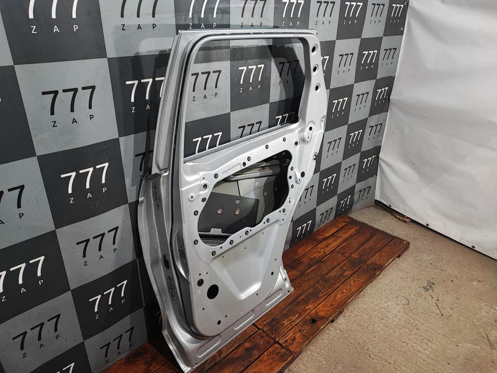 Дверь задняя правая Land Rover Discovery Sport (L550) 14-нв Б/У Оригинал LR061284
