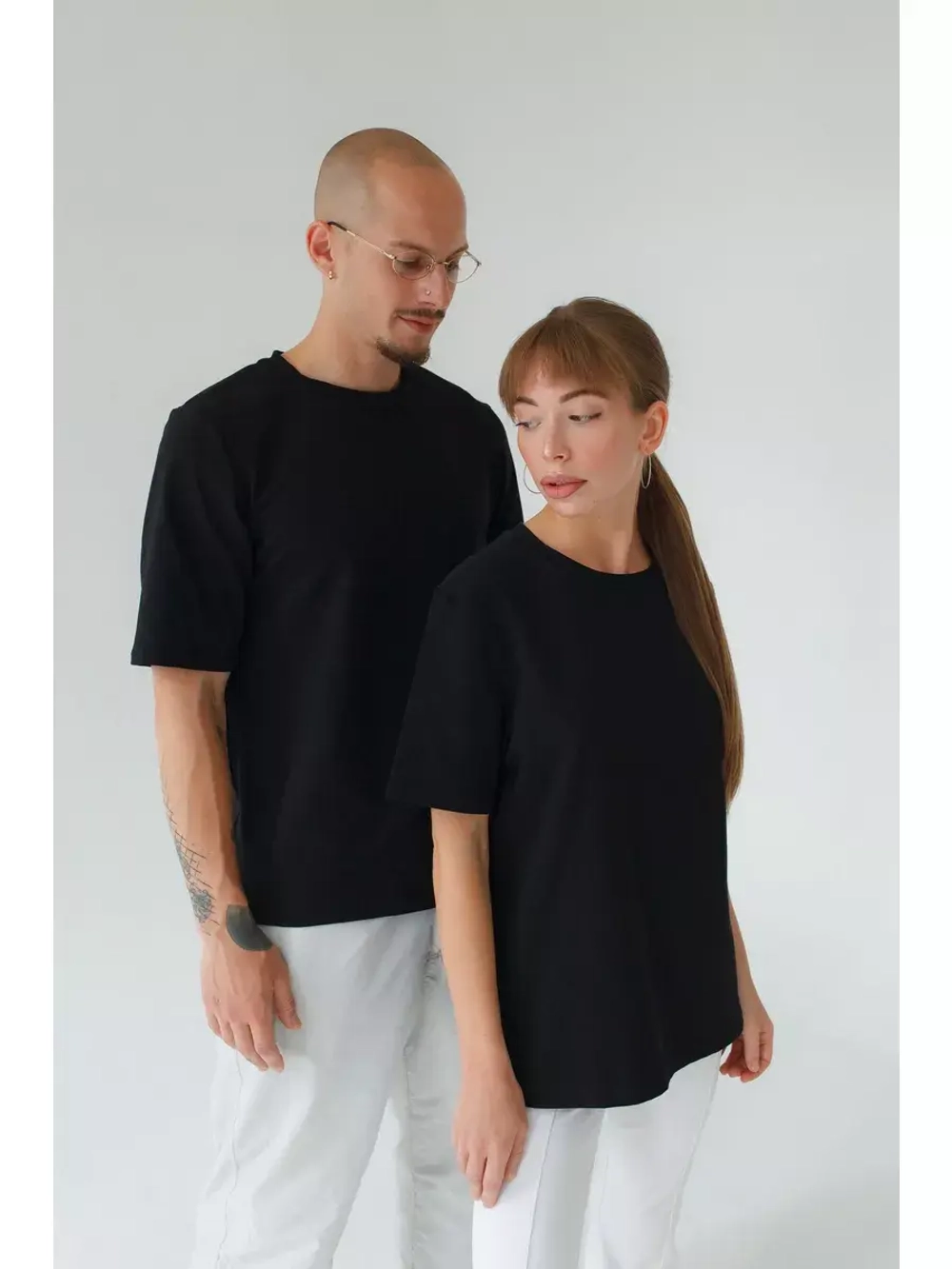Футболка унисекс черная повседневная базовая оверсайз