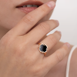 Кольцо из красного золота с ониксом