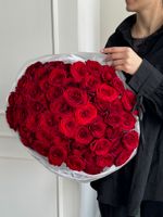 Гранд-букет из красных одноголовых роз 51шт
