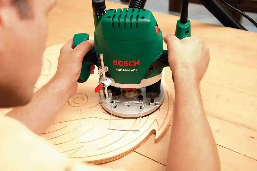 Фрезерная машина вертикальная сетевая Bosch POF 1400 ACE, 28000 об/мин, 1400 Вт, 10 мм, 060326C820