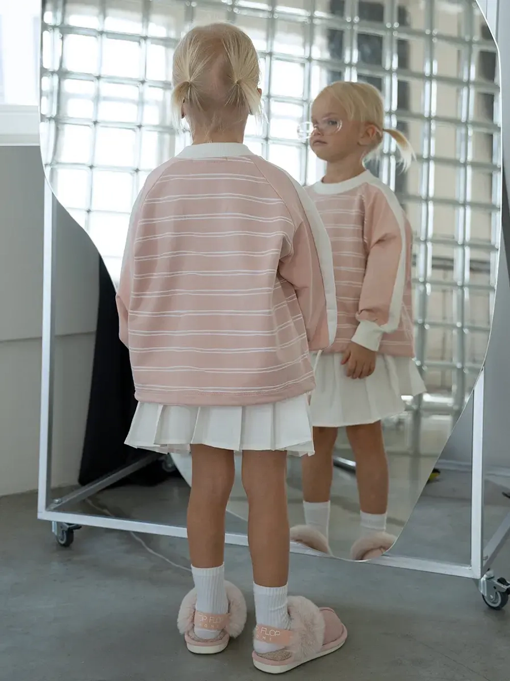 Розовый свитшот для девочки в школу