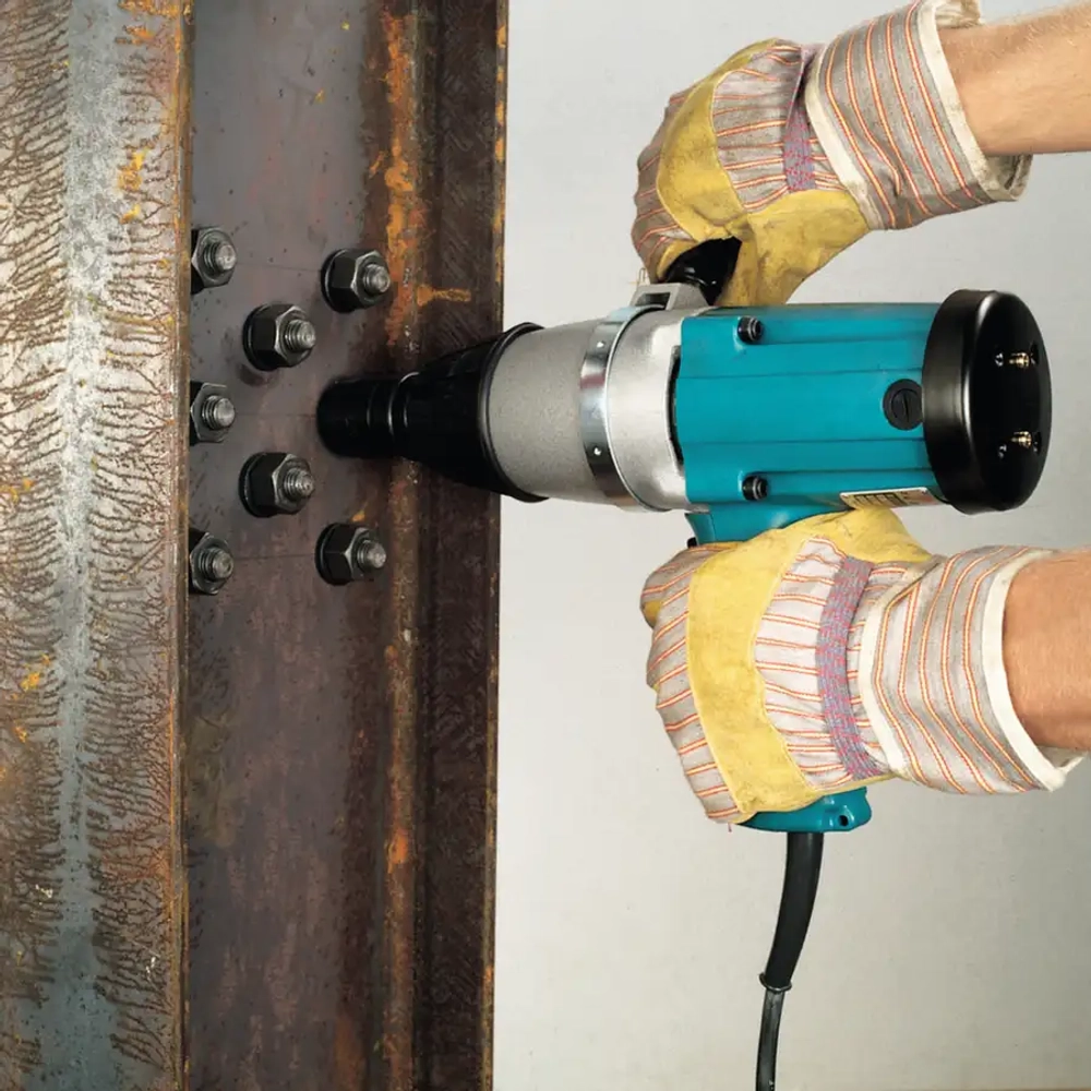 Ударный гайковерт Makita 6906