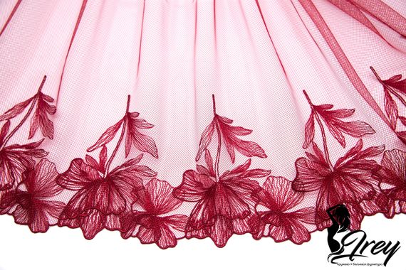 05-139 Вышивка на неэл. сетке 24 см, темно-красный (правая)