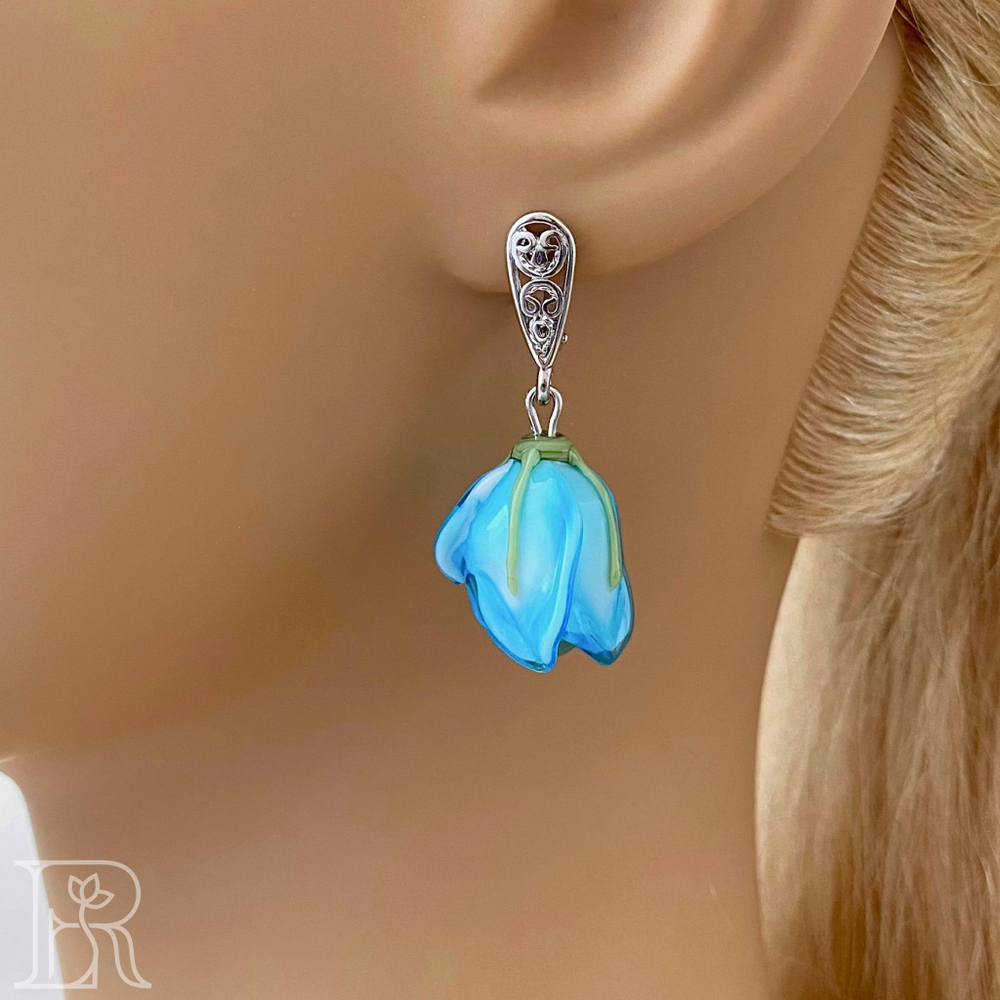 LEFIREL' Серьги серебряные женские "Водяная нимфа" с цветами из муранского стекла / ювелирные украшения из родированного серебра 925