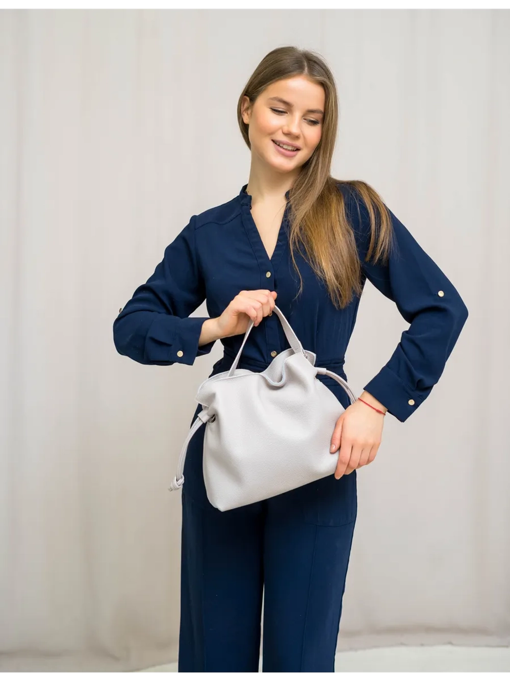 Сумка мешок через плечо средняя натуральная кожа