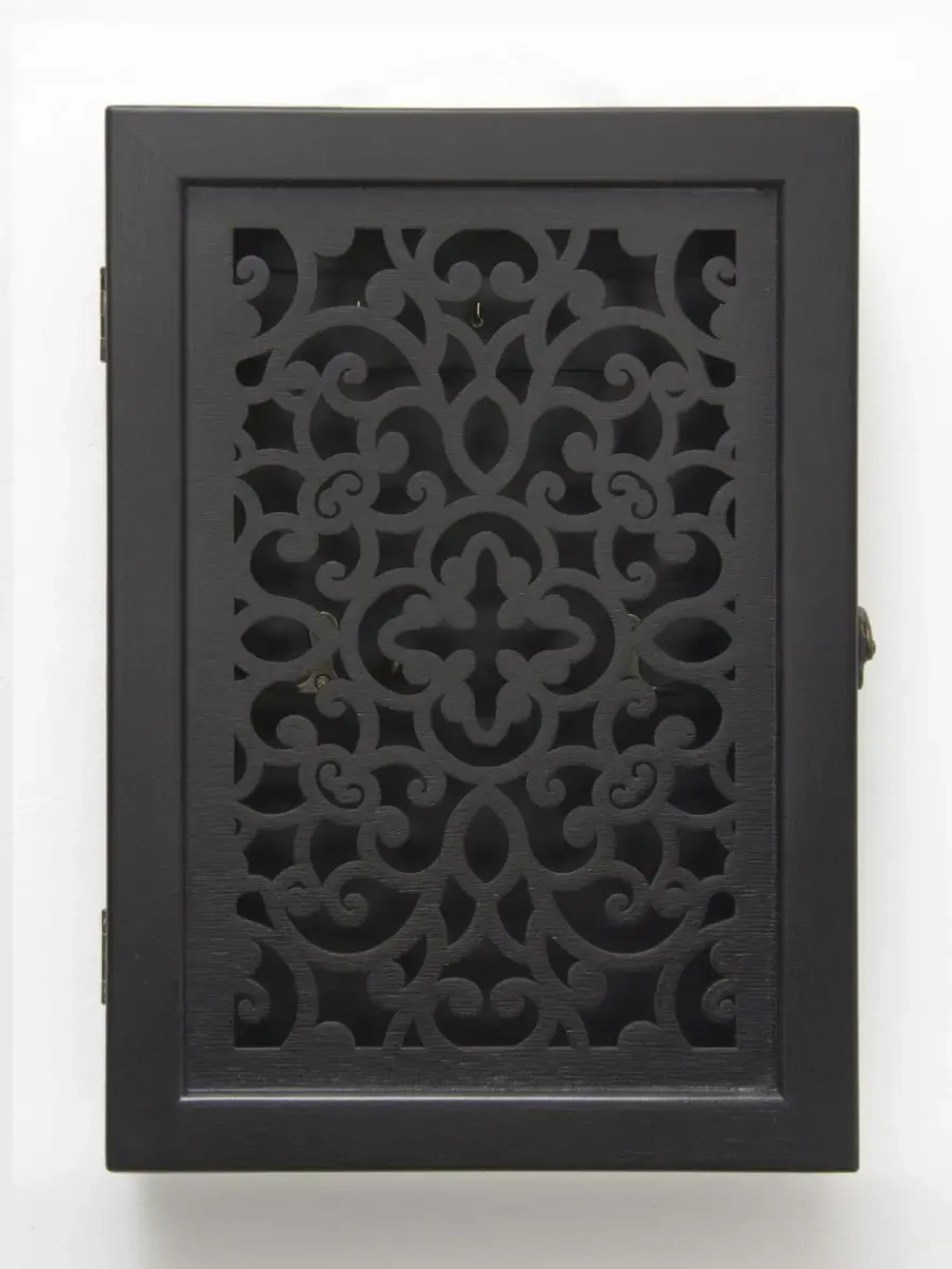 Ключница настенная в прихожую закрытая