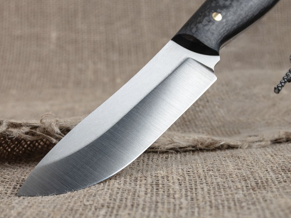 Нож для бушкрафта "Гефест", сталь VG-10/Elmax, рукоять карбон (черный спейсер)