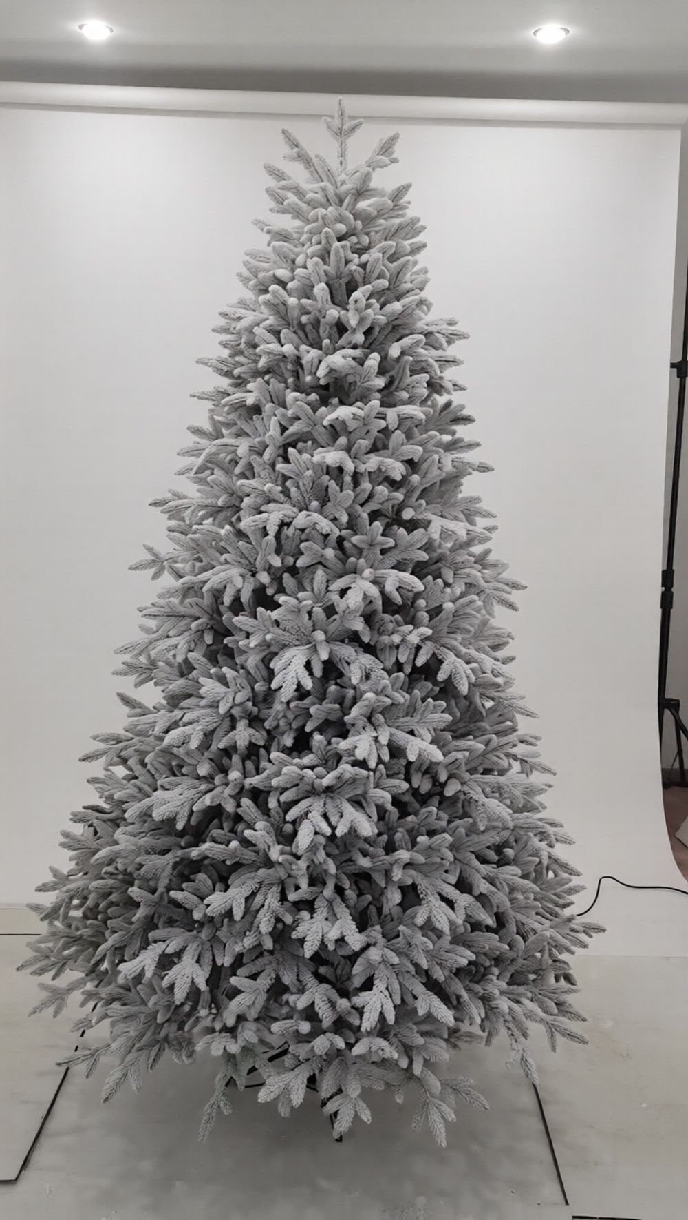 Заснеженная елка «Изумрудная» (Литая хвоя) 3 м