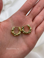 Серьги кольца золотистые мятые