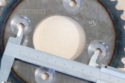 41201-KWW-651. SPROCKET COMP., FINAL DRIVEN (37T). Rear sprocket Honda Wave, Dream, Supercub. 420-37T