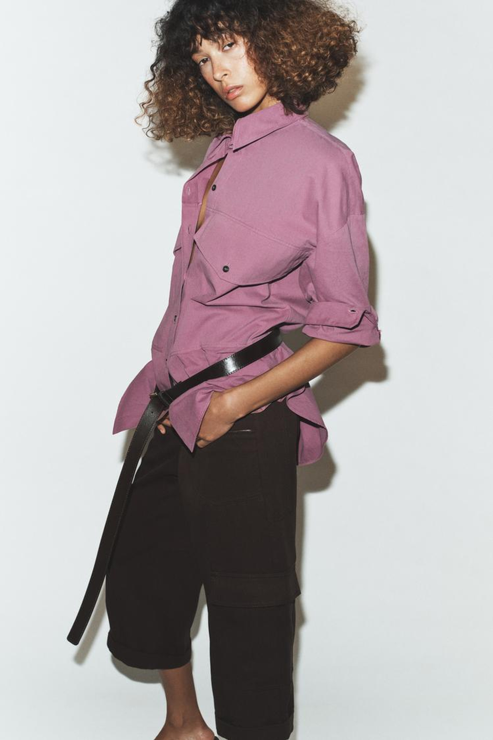 ZARA РУБАШКА ОВЕРСАЙЗ С ВОРОТНИКОМ-СТОЙКОЙ, ЦВЕТ МАЛЬВЫ