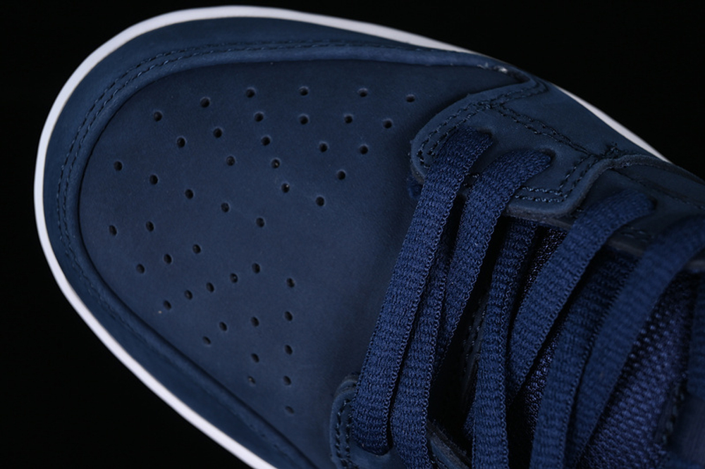 Nike SB Dunk Low Navy Black Gum