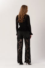 Джинсы с кружевом