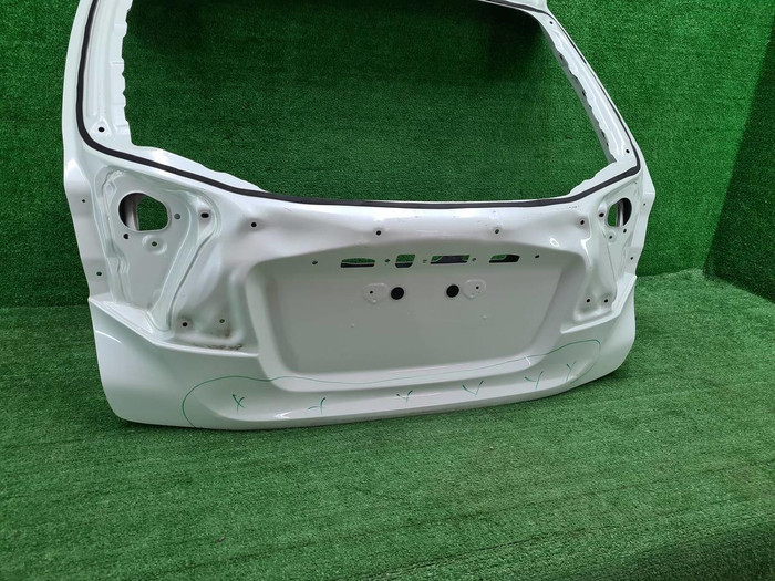 Крышка багажника Toyota C-HR (2016-2023)