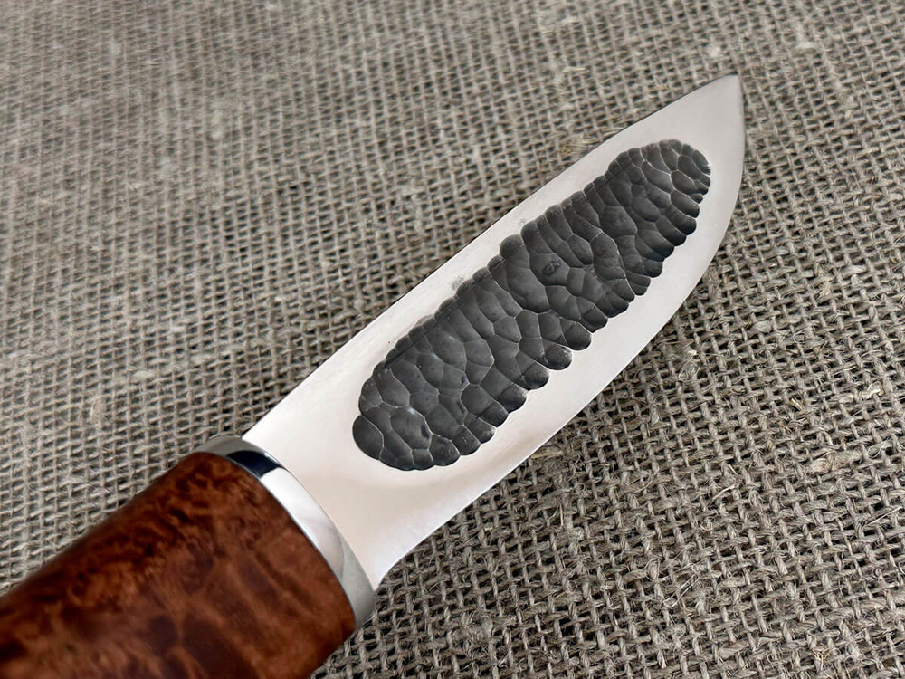 Шкуросъемный нож "Якут" с кованым долом, рукоять мореная карельская береза