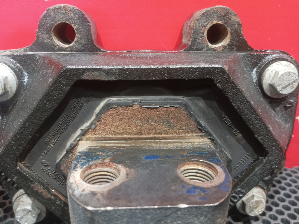 Подушка двигателя 2020г