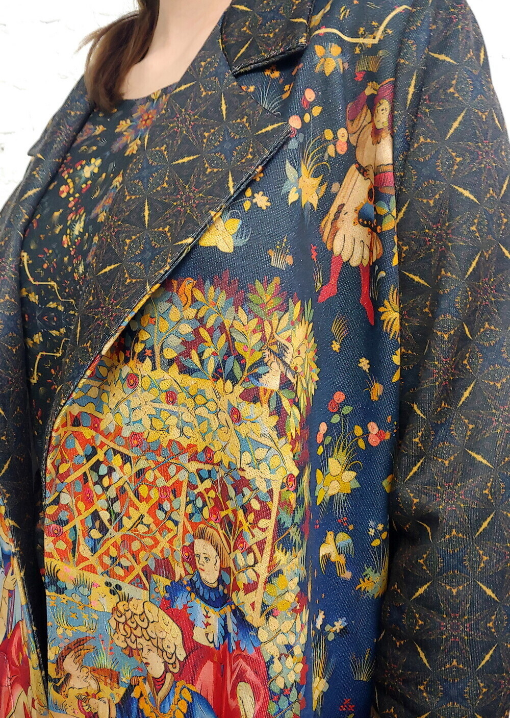 Комплект (платье и жакет) "Кормление птиц"