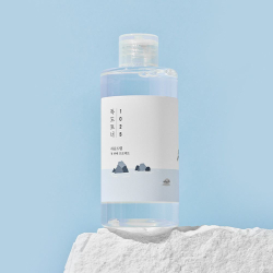 Round Lab 1025 Dokdo Toner Отшелушивающий тоник с морской водой