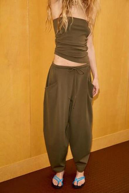 ZARA БРЮКИ С КАРМАНАМИ И ТЕКСТУРОЙ, ХАКИ