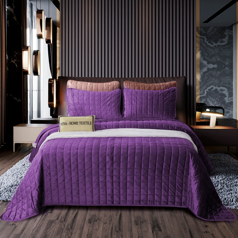 Велюровое покрывало в клетку и две наволочки OVL021