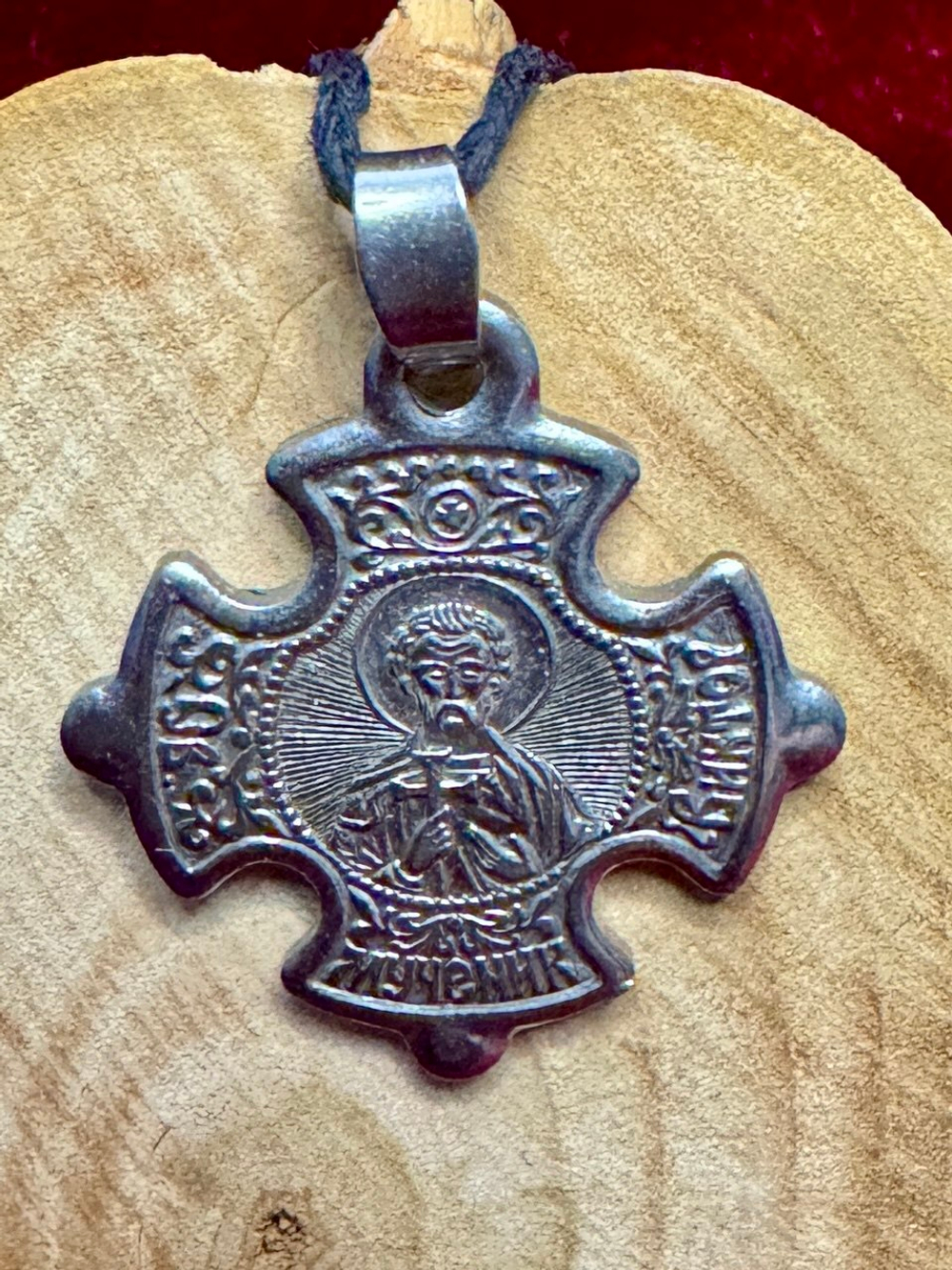 Святой Виктор Нательная икона в форме креста с серебрением