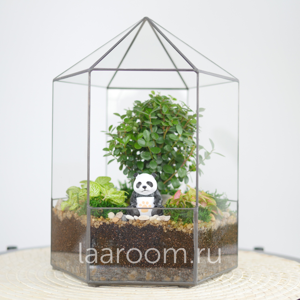 Панда сидячая