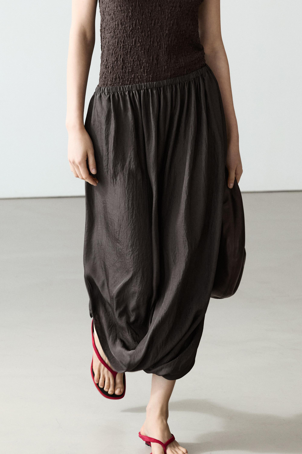 Massimo Dutti Юбка миди со сборками на талии, коричневый