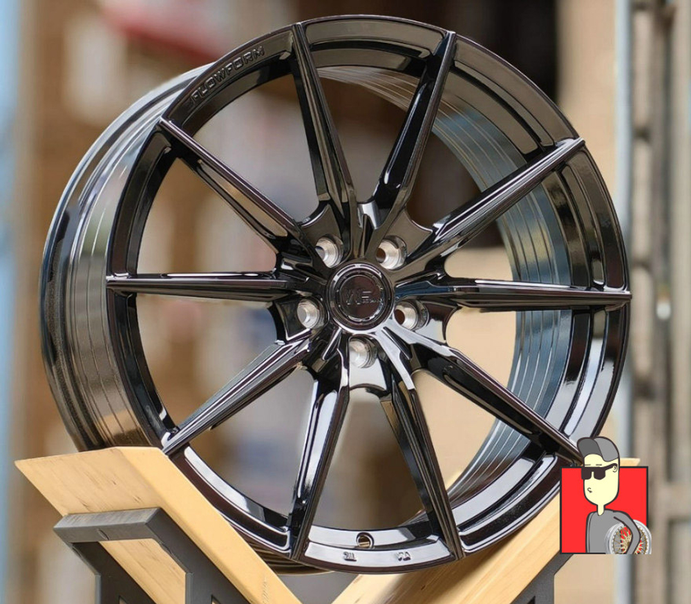 Комплект дисков Wheelforce Design XF005 18x8/9 et30/35 5x120