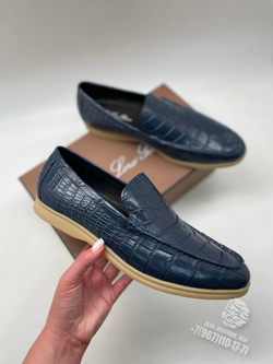 Лоферы Loro Piana из кожи крокодила