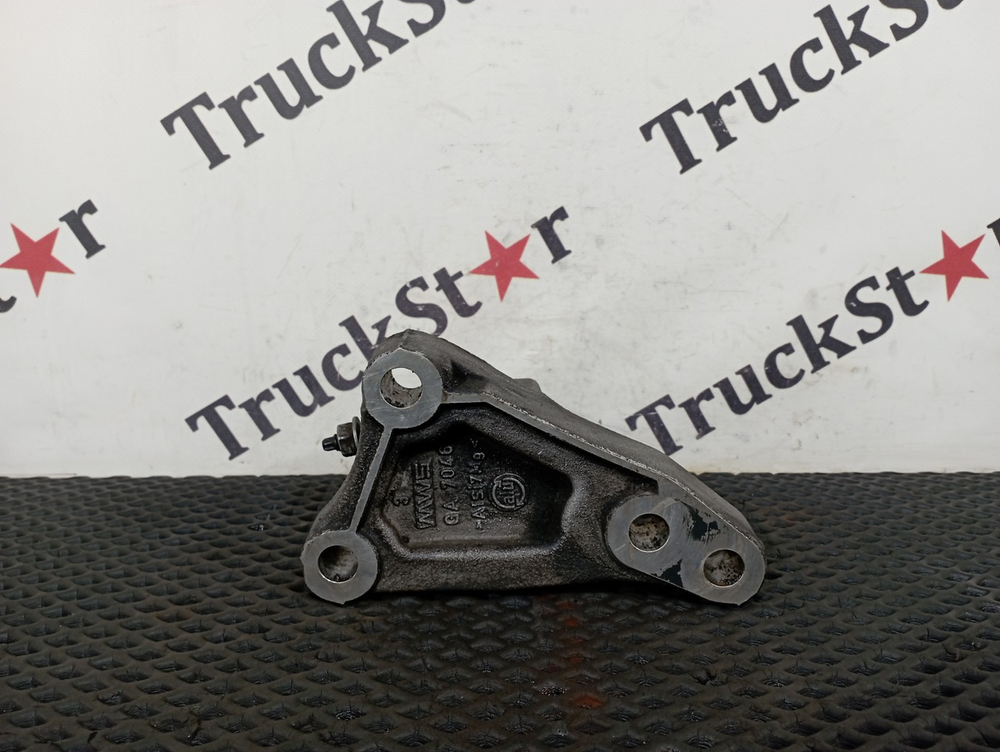 Кронштейн двигателя задний правый