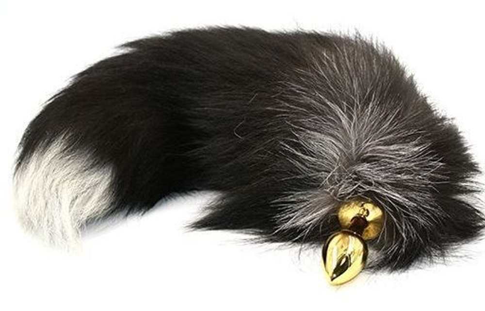 Золотистая алюминиевая анальная пробка с чёрно-белым хвостом из натурального меха (Цвет: черный с белым)