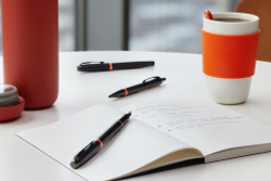 Ручка-роллер Parker IM Vibrant Rings Flame Orange, стержень:Fblk, в подарочной упаковке.