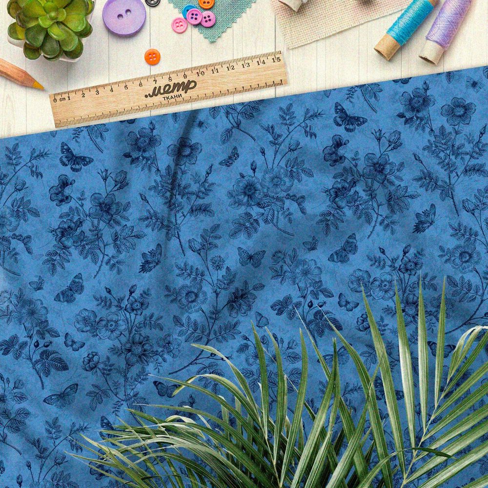 Ткань шифон наброски синих цветов на голубом фоне