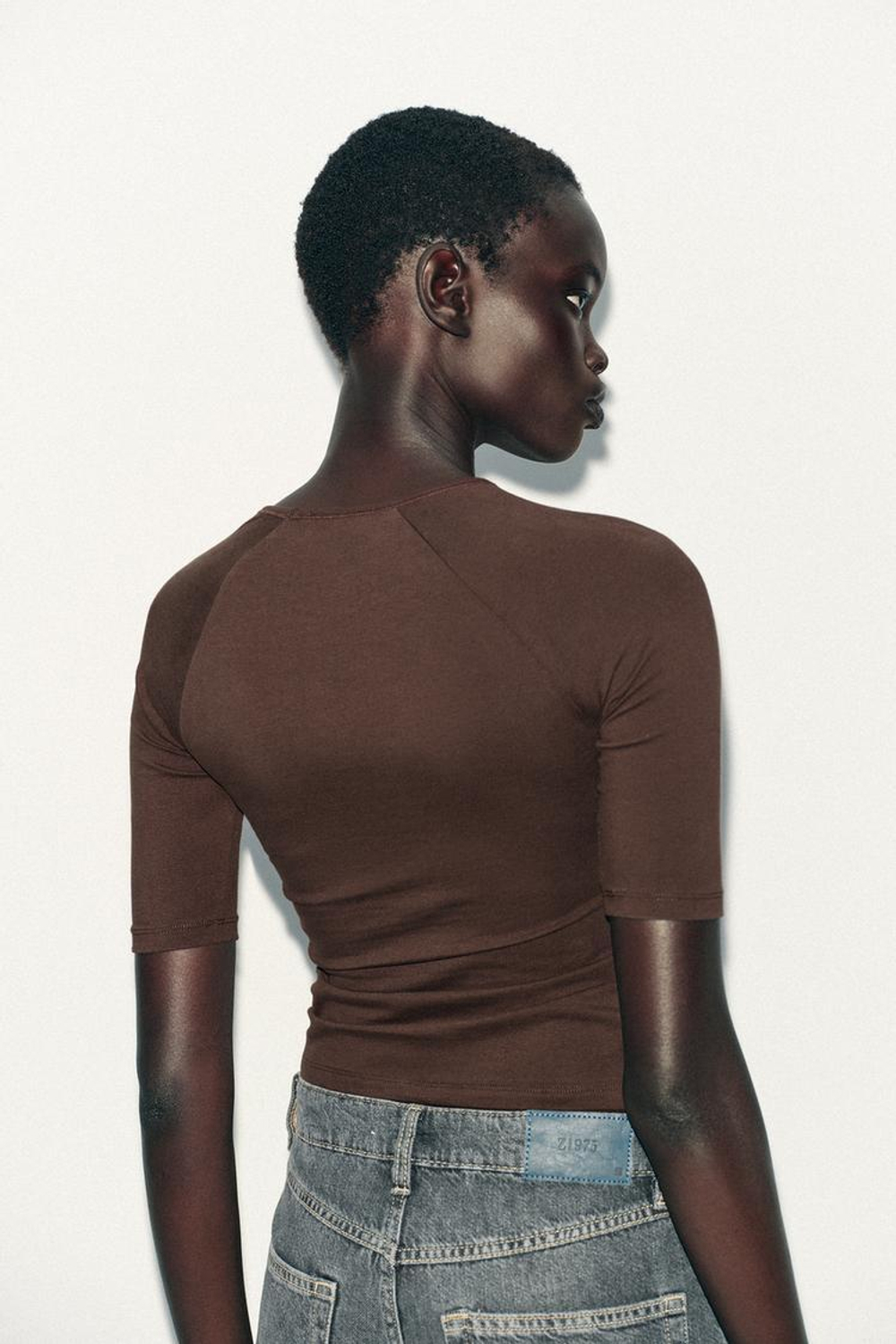 ZARA МЯГКАЯ ФУТБОЛКА, КОРИЧНЕВЫЙ