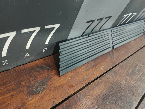 Накладка подножки правая Toyota Land Cruiser 200 12-21 Б/У Оригинал 517716A120